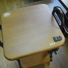 セール中につき、通常特価2,398円より半額の1,199円!　【27】サイドワゴン　サイドテーブル　家電ラック　電源付き　キャスター付きワゴン　収納　　の画像