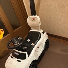 車のおもちゃ
