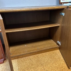 扉付きキャビネット
の画像