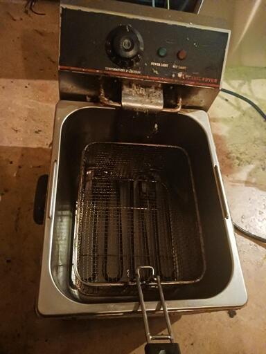 交渉中　卓上電気フライヤー　中古品