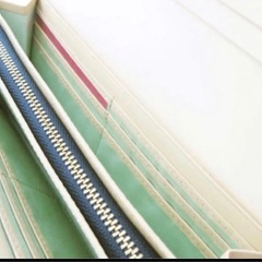 アビステ　ゴールド財布　新品箱入りの画像