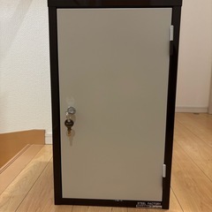 スチールファクトリー製のガンロッカー・装弾ロッカー