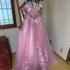 ピンクのドレス