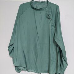 まだまだあります。パンツ、スカート、ニット 1000円～