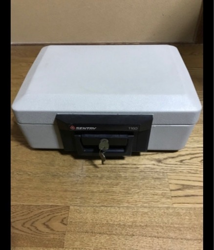 手提げ金庫　耐火