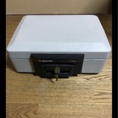 手提げ金庫　耐火