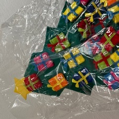 クリスマスツリーとオーナメントセットの画像