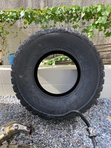 新品タイヤ1本　35×12.50R15
