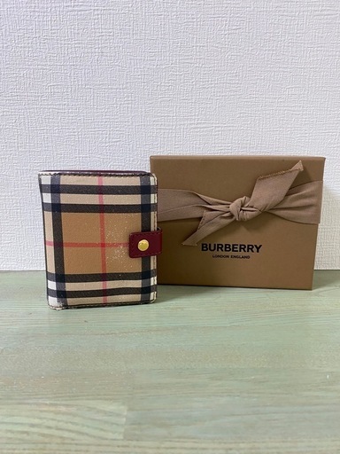 《Burberry》二つ折り財布