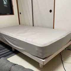 「急募」 脚つきヘッドレスすのこベッド＆マットレスの画像