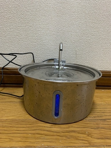 ①猫　自動給水器