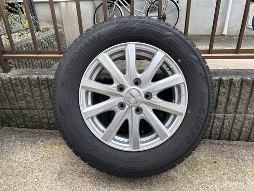 スタッドレスタイヤ　ヨコハマアイスガードIG60 195/65R15 セレナ