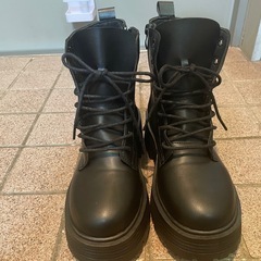 ショートブーツ　黒　22cmの画像