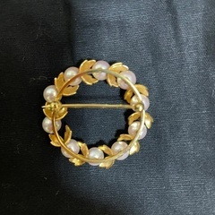 MIKIMOTO10粒パール　ブロッチ18 K金刻印あり