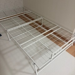 折りたたみベッドの画像