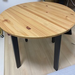IKEAテーブル