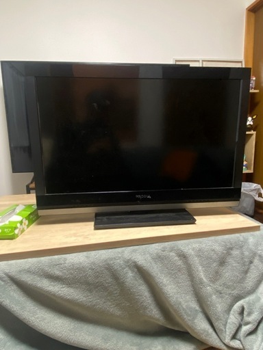 液晶カラーテレビ