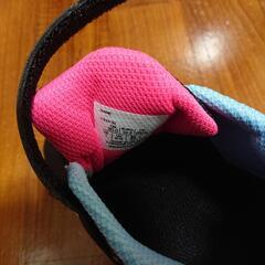 【値下げ・新品】アシックスのスニーカー(20cm)の画像