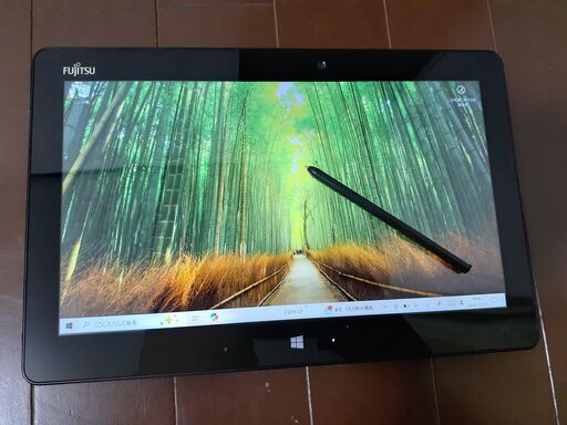 タブレットPC（Fujitsu ARROWS Tab Q616/NWindows10 Home）
