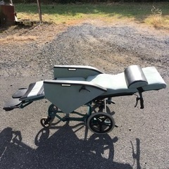 フルリクライニング式車椅子    松岡製作所の画像