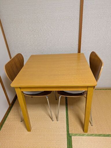 テーブル
