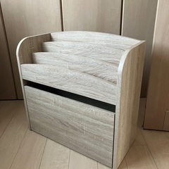 収納付き絵本棚(えほんだな、ブックシェルフ)