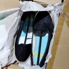倉庫長期保管品　1箱500円　※ストール、手袋、靴、洋服の画像