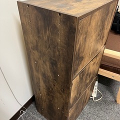 収納棚　3段扉　の画像