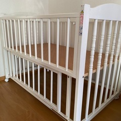 お話中 木製　ベビーベッドの画像