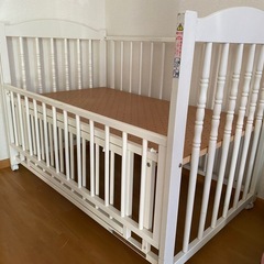 お話中 木製　ベビーベッドの画像