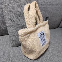 LOVE RABBY　もこもこ　トートバッグの画像