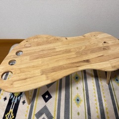 緊急！！可愛い足の形の机の画像