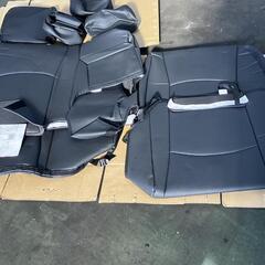 値下げ未使用品E52エルグランドシートカバーの画像