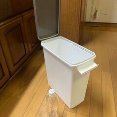 新品未使用ごみ箱