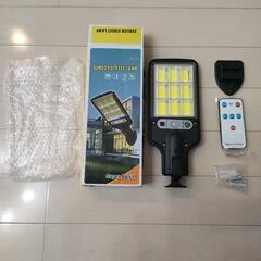 新品　人感センサー付太陽光充電式リモコンLEDライト③