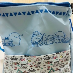 新品　すみっコぐらしすみっコキャンプ5ポケット付き保冷バッグ
の画像