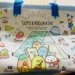 新品　すみっコぐらしすみっコキャンプ5ポケット付き保冷バッグ
の画像