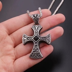 新品 未使用 十字架 クロス ネックレス ラスト２個 になりました チェーン付き チャーム 綺麗 メンズ レディース ユニセックス 大量 激安 特価 クロス ペンダント の画像