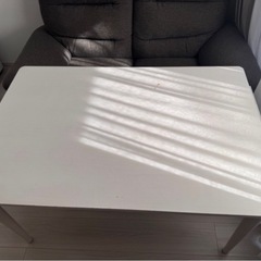 ダイニングテーブル