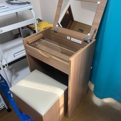 ドレッサー　茶色　の画像