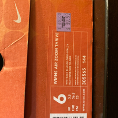 テニスシューズ②の画像