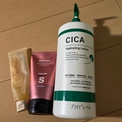 化粧水とヘア用品⭐︎今月処分⭐︎の画像