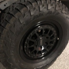 (値下げ)タイヤのみ🍩4本セット 265/70R17LT
