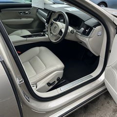 7月渡し★VOLVOボルボ V90最上級エステート 屋内駐車シャンパンゴールドの画像