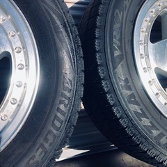 パジェロ用アルミ付きスタッドレス4本組みの画像