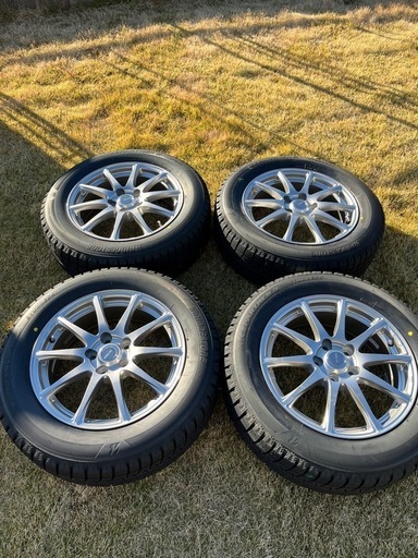 未使用品　215/60R17 スタッドレスタイヤアルミホイールセット