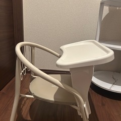 スリーコインズ　スリコ　豆椅子　豆イス　トレイ付き　豆椅子テーブル　ベージュの画像