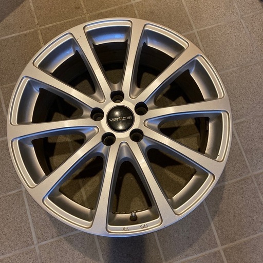 17インチ　ホイール4本セットVeal AP10 17x7.0 48 100x5 SILVER