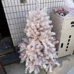 ピンクのクリスマスツリーFrancfrancの画像