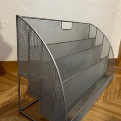 スチールマガジンラックの画像